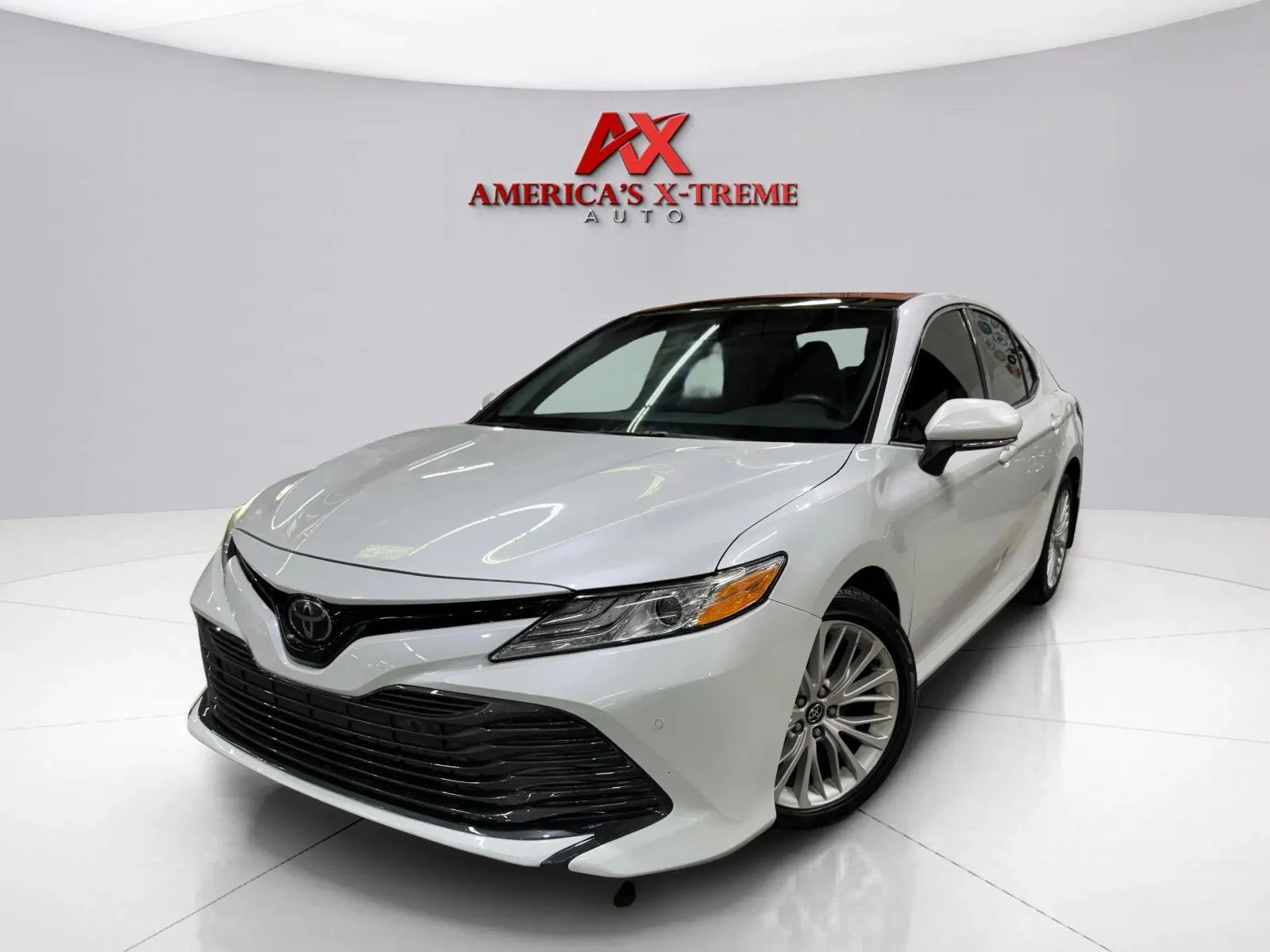 White 2018 Toyota Camry XLE for sale in Atlanta, GA