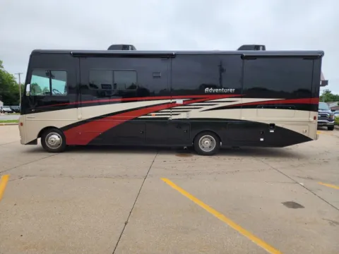 More photos of 2019 Winnebago Adventurer 30T at Tailgate Motor Co. (Fremont North), NE