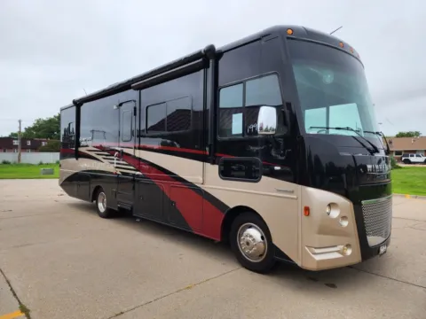 Photos of 2019 Winnebago Adventurer 30T for sale in Fremont, NE at Tailgate Motor Co. (Fremont North)