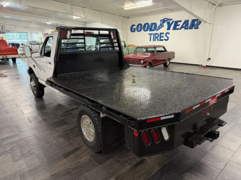 More photos of 1997 Ford F350 Regular Cab & Chassis 161' WB 2D at Tailgate Motor Co. (Fremont North), NE