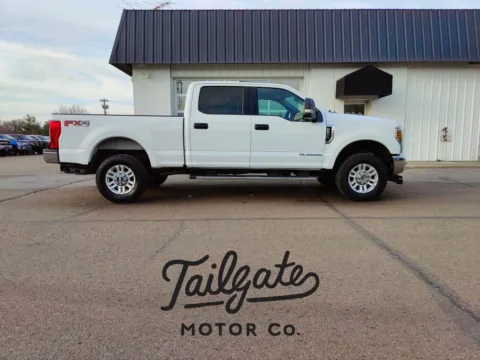 White 2019 Ford F250 Super Duty Crew Cab XLT Pickup 4D 6 3/4 ft for sale in Fremont, NE