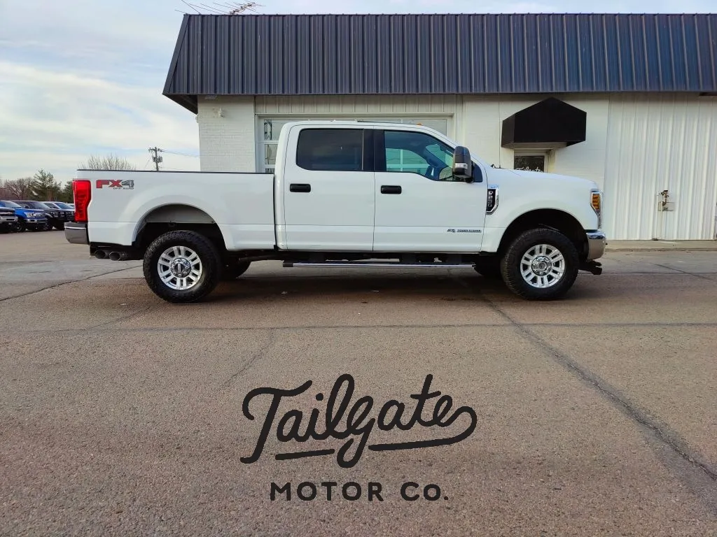 White 2019 Ford F250 Super Duty Crew Cab XLT Pickup 4D 6 3/4 ft for sale in Fremont, NE