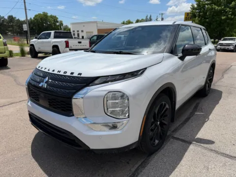 Another view of 2023 Mitsubishi Outlander SE Sport Utility 4D for sale in Fremont, NE at Tailgate Motor Co. (Fremont North)