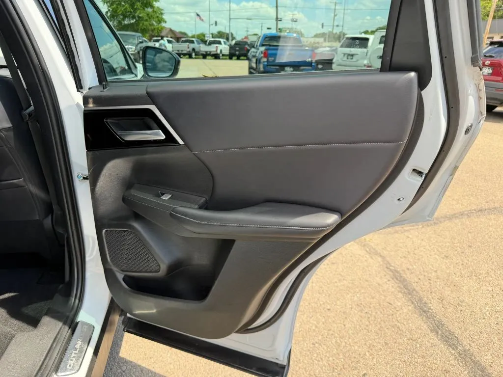 Mitsubishi Outlander photo 12