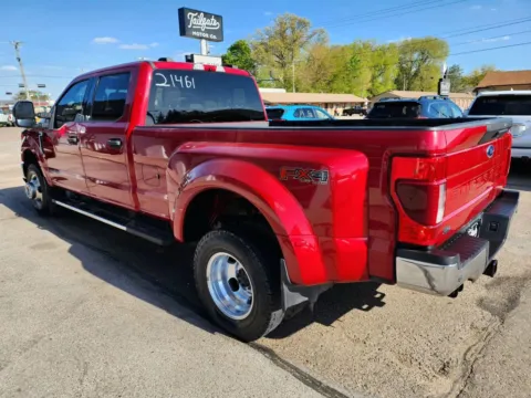 More photos of 2022 Ford F350 Super Duty Crew Cab XLT Pickup 4D 8 ft at Tailgate Motor Co. (Fremont North), NE
