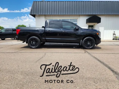 Black 2018 Nissan Titan Crew Cab SV Pickup 4D 5 1/2 ft for sale in Fremont, NE