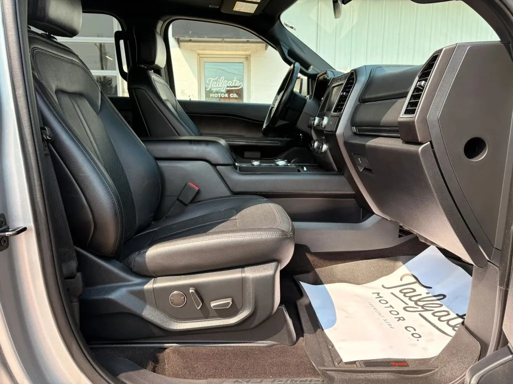 Ford Expedition photo 13