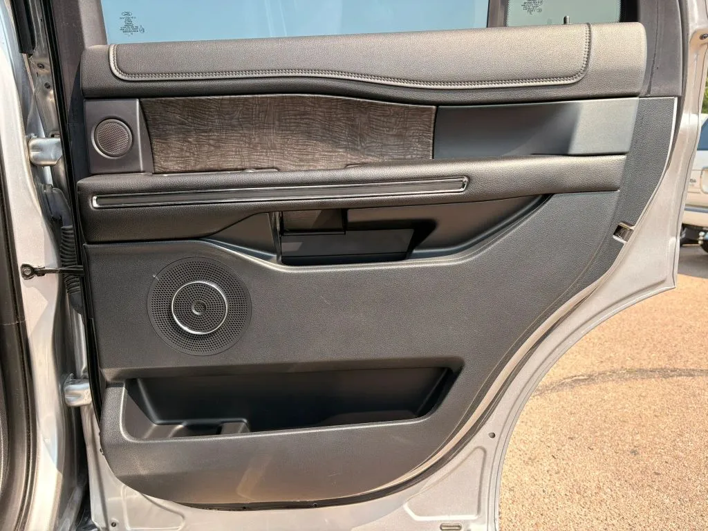 Ford Expedition photo 10
