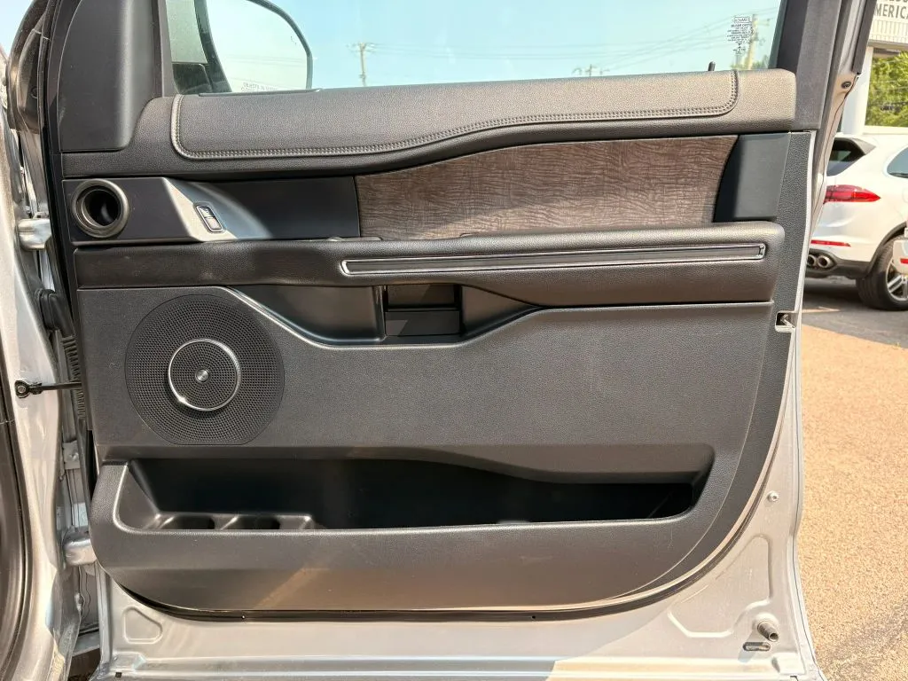 Ford Expedition photo 12