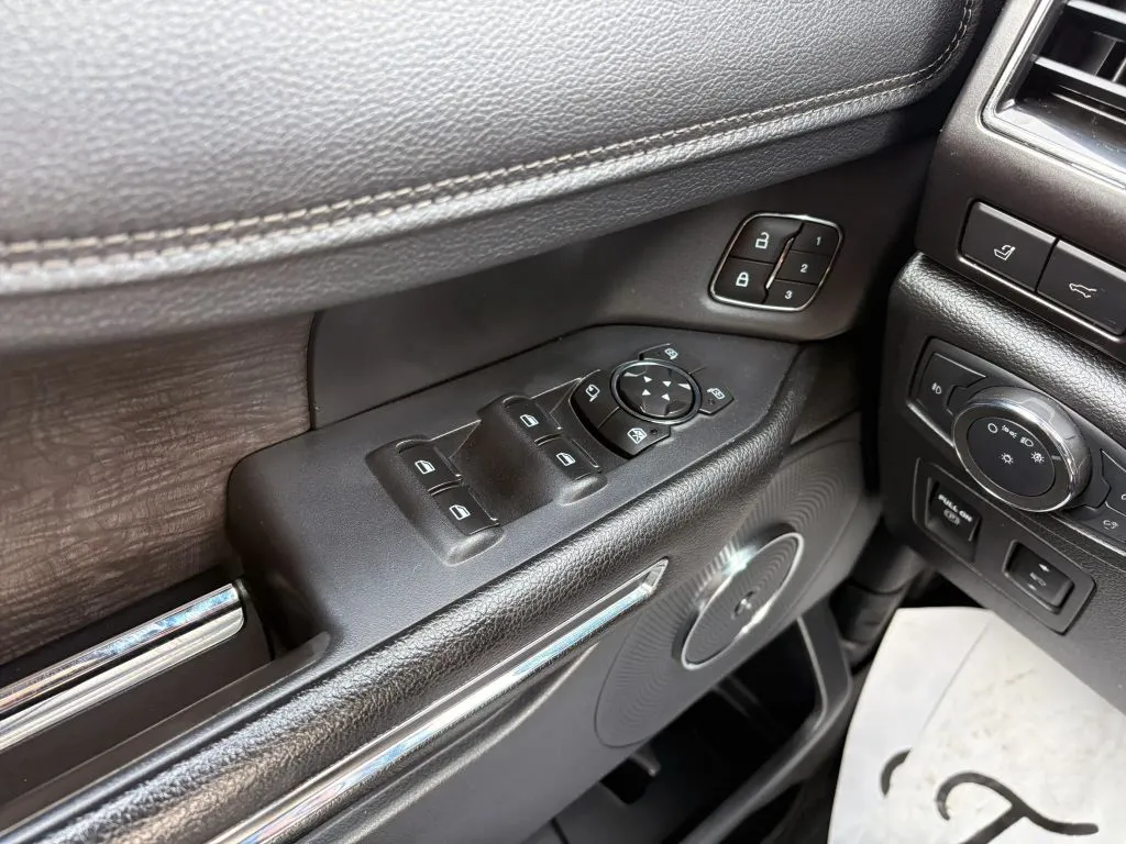 Ford Expedition photo 32