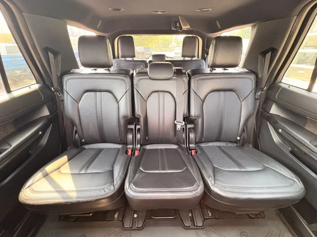 Ford Expedition photo 19