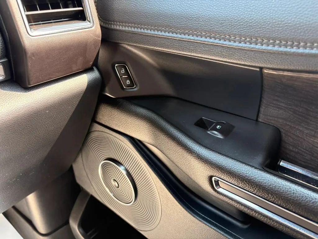Ford Expedition photo 31
