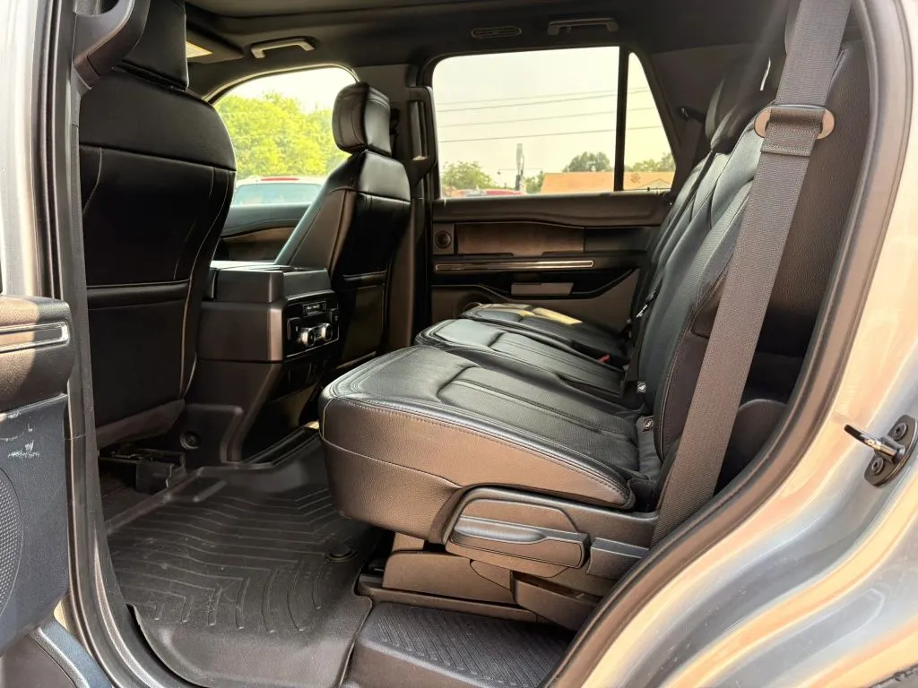 Ford Expedition photo 15