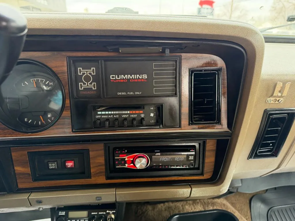 1991 Dodge W series - Photo 14