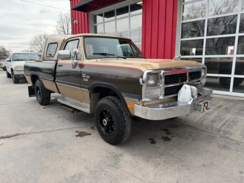 Photos of 1991 Dodge Ram 250 SE Reg Cab 4WD for sale in Fremont, NE at Tailgate Motor Co. (Fremont North)