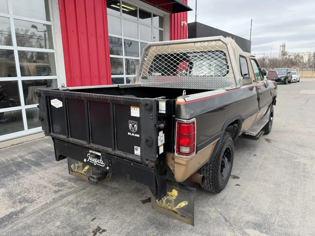 1991 Dodge W series - Photo 7