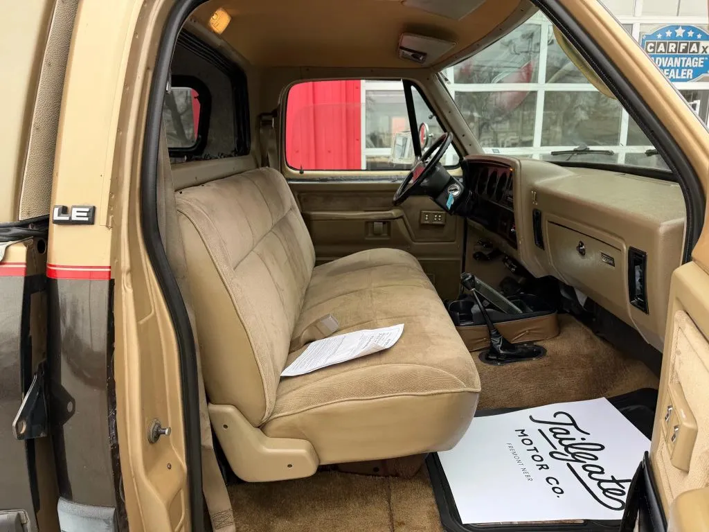 1991 Dodge W series - Photo 11