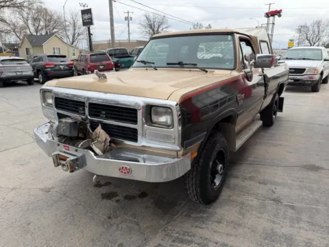 More photos of 1991 Dodge Ram 250 SE Reg Cab 4WD at Tailgate Motor Co. (Fremont North), NE