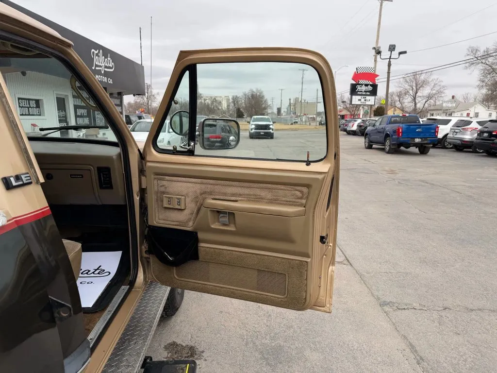 1991 Dodge W series - Photo 10
