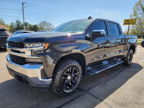More photos of 2021 Chevrolet Silverado 1500 Crew Cab LT Pickup 4D 5 3/4 ft at Tailgate Motor Co. (Fremont North), NE