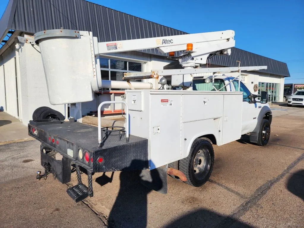2005 Ford F-450 - Photo 7