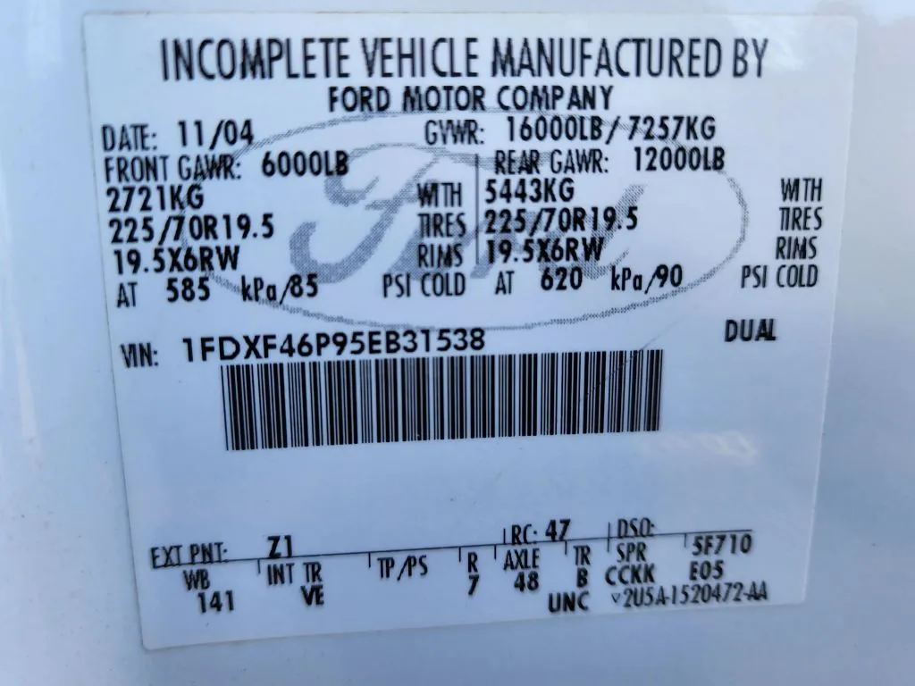 2005 Ford F-450 - Photo 12