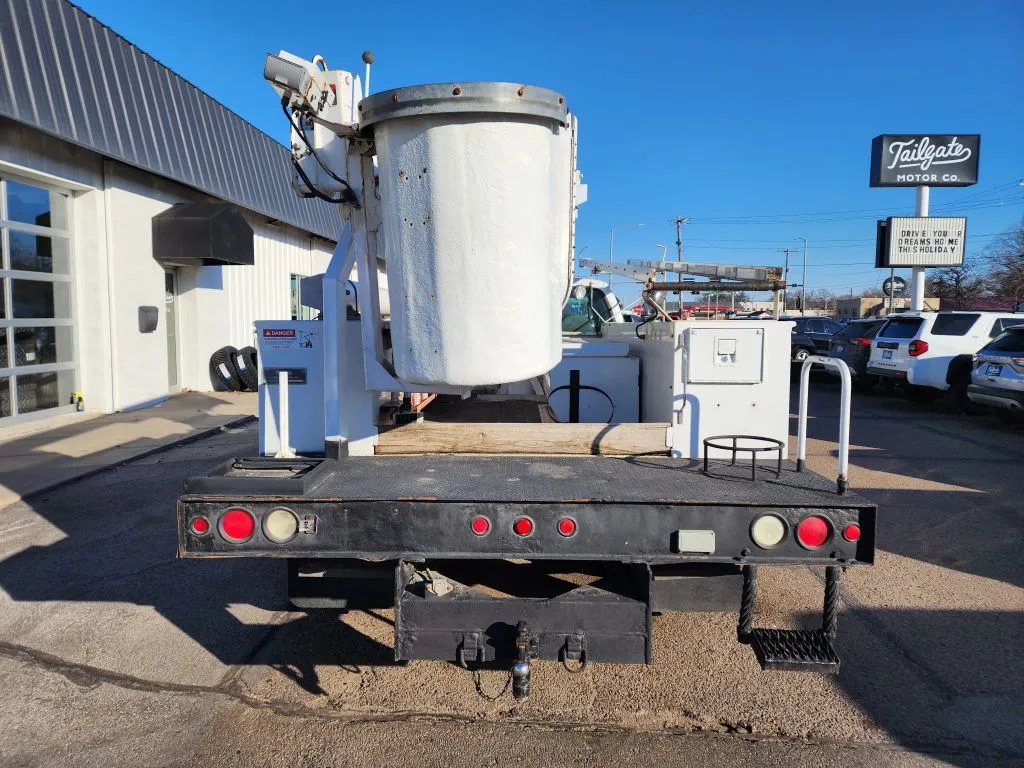 2005 Ford F-450 - Photo 6
