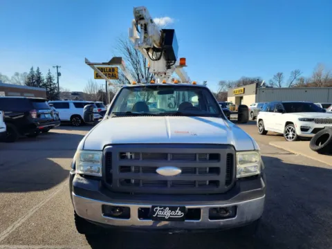 Another view of 2005 Ford F450 Super Duty Regular Cab & Chassis 141' W.B. 2D for sale in Fremont, NE at Tailgate Motor Co. (Fremont North)