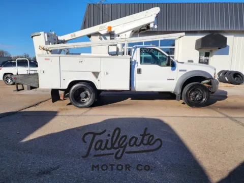 White 2005 Ford F450 Super Duty Regular Cab & Chassis 141' W.B. 2D for sale in Fremont, NE