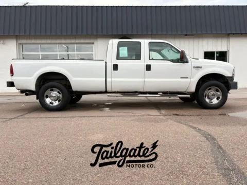 White 2007 Ford F350 Super Duty Crew Cab XLT Pickup 4D 6 3/4 ft for sale in Fremont, NE