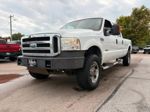 More photos of 2007 Ford F350 Super Duty Crew Cab XLT Pickup 4D 6 3/4 ft at Tailgate Motor Co. (Fremont North), NE