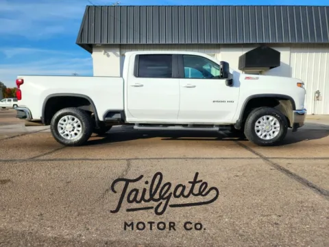 White 2022 Chevrolet Silverado 2500 HD Crew Cab LT Pickup 4D 6 1/2 ft for sale in Fremont, NE