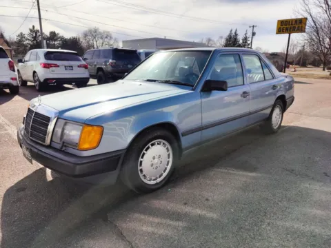 More photos of 1989 Mercedes-Benz 300 Series 300E 4D Sedan at Tailgate Motor Co. (Fremont North), NE