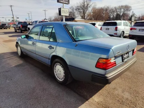 More photos of 1989 Mercedes-Benz 300 Series 300E 4D Sedan at Tailgate Motor Co. (Fremont North), NE