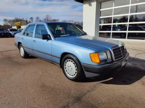 Photos of 1989 Mercedes-Benz 300 Series 300E 4D Sedan for sale in Fremont, NE at Tailgate Motor Co. (Fremont North)