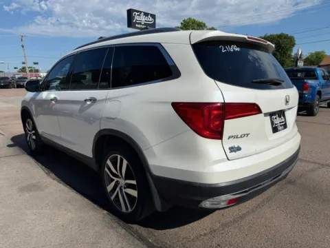 More photos of 2017 Honda Pilot Elite Sport Utility 4D at Tailgate Motor Co. (Fremont North), NE