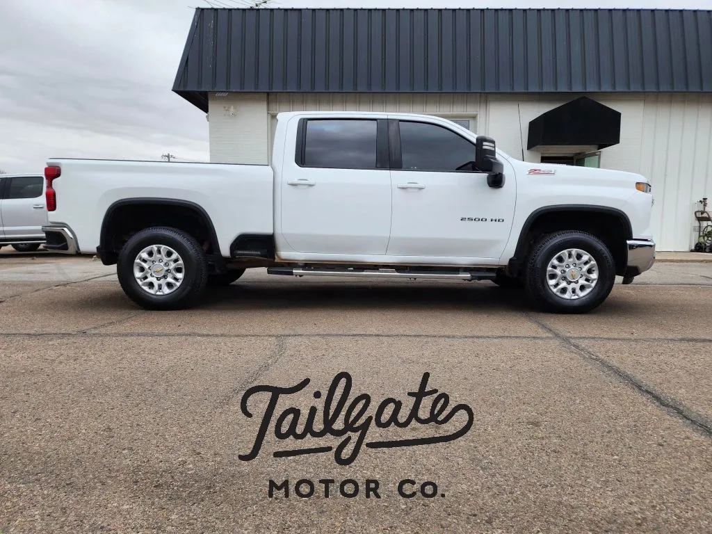 White 2024 Chevrolet Silverado 2500 HD Crew Cab LT Pickup 4D 6 1/2 ft for sale in Fremont, NE