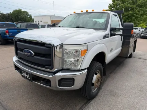 More photos of 2016 Ford F350 Super Duty Regular Cab & Chassis XLT Cab & Chassis 2D at Tailgate Motor Co. (Fremont North), NE