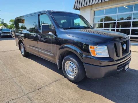 Photos of 2020 Nissan NV3500 HD Passenger S Van 3D for sale in Fremont, NE at Tailgate Motor Co. (Fremont North)