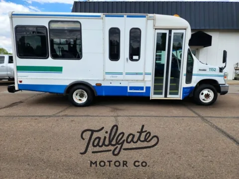 White 2008 Ford E350 Super Duty Passenger XL Van 3D for sale in Fremont, NE