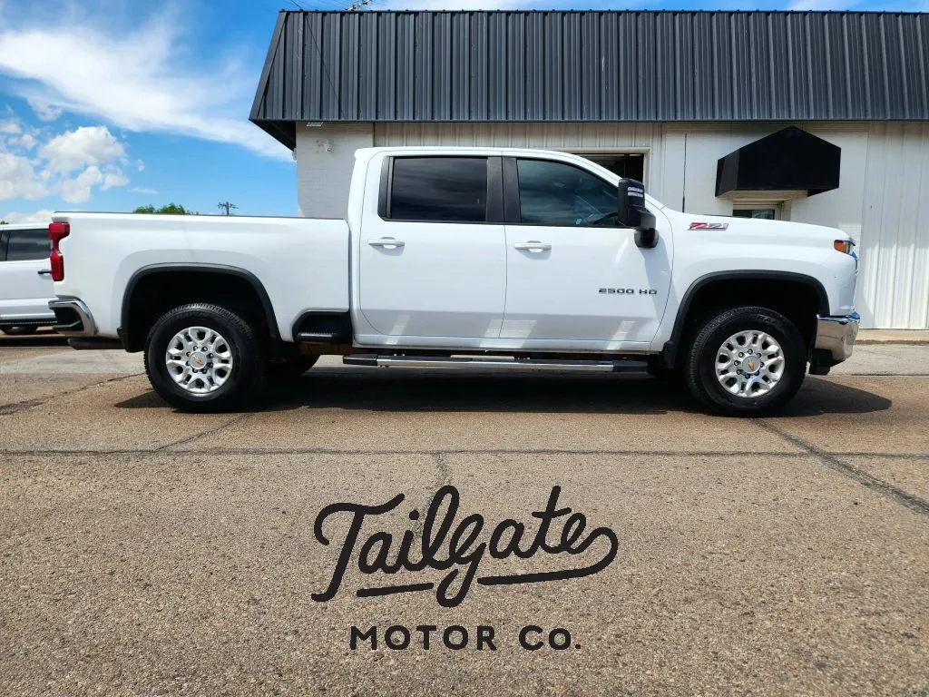White 2023 Chevrolet Silverado 2500 HD Crew Cab LT Pickup 4D 6 1/2 ft for sale in Fremont, NE