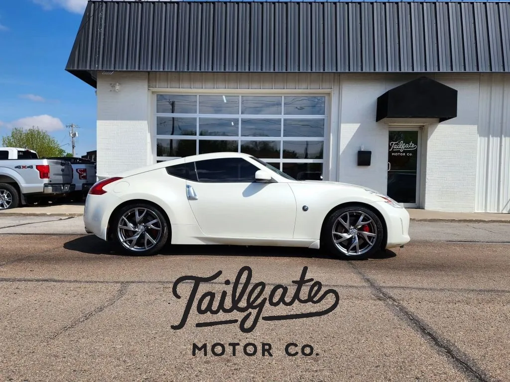 White 2016 Nissan 370Z Sport Coupe 2D for sale in Fremont, NE