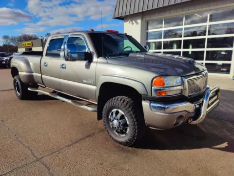 Photos of 2006 GMC Sierra 3500 Crew Cab SLE Pickup 4D 8 ft for sale in Fremont, NE at Tailgate Motor Co. (Fremont North)
