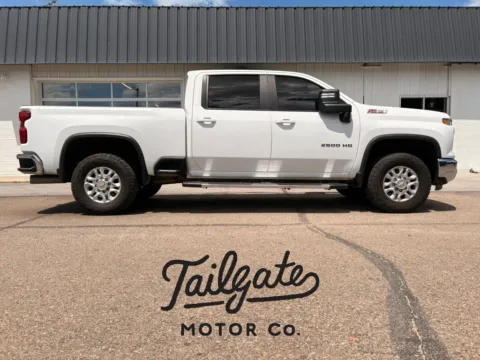 White 2024 Chevrolet Silverado 2500 HD Crew Cab LT Pickup 4D 6 1/2 ft for sale in Fremont, NE