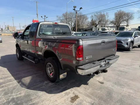 More photos of 2005 Ford F250 Super Duty Super Cab Lariat Pickup 4D 6 3/4 ft at Tailgate Motor Co. (Fremont North), NE