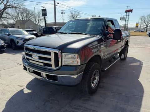 More photos of 2005 Ford F250 Super Duty Super Cab Lariat Pickup 4D 6 3/4 ft at Tailgate Motor Co. (Fremont North), NE