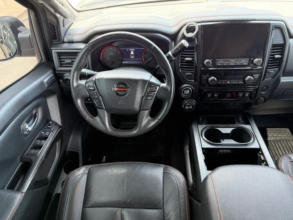 Nissan Titan photo 9