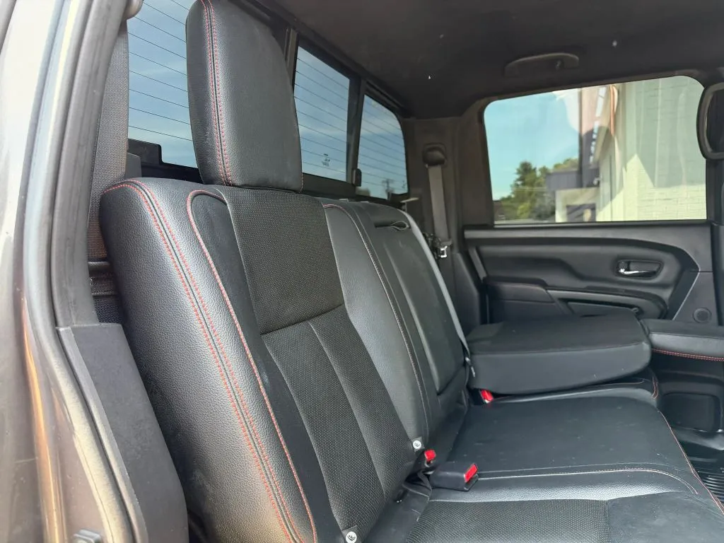 Nissan Titan photo 12
