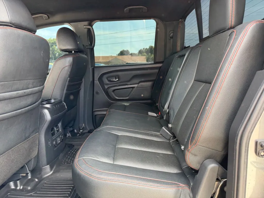 Nissan Titan photo 26