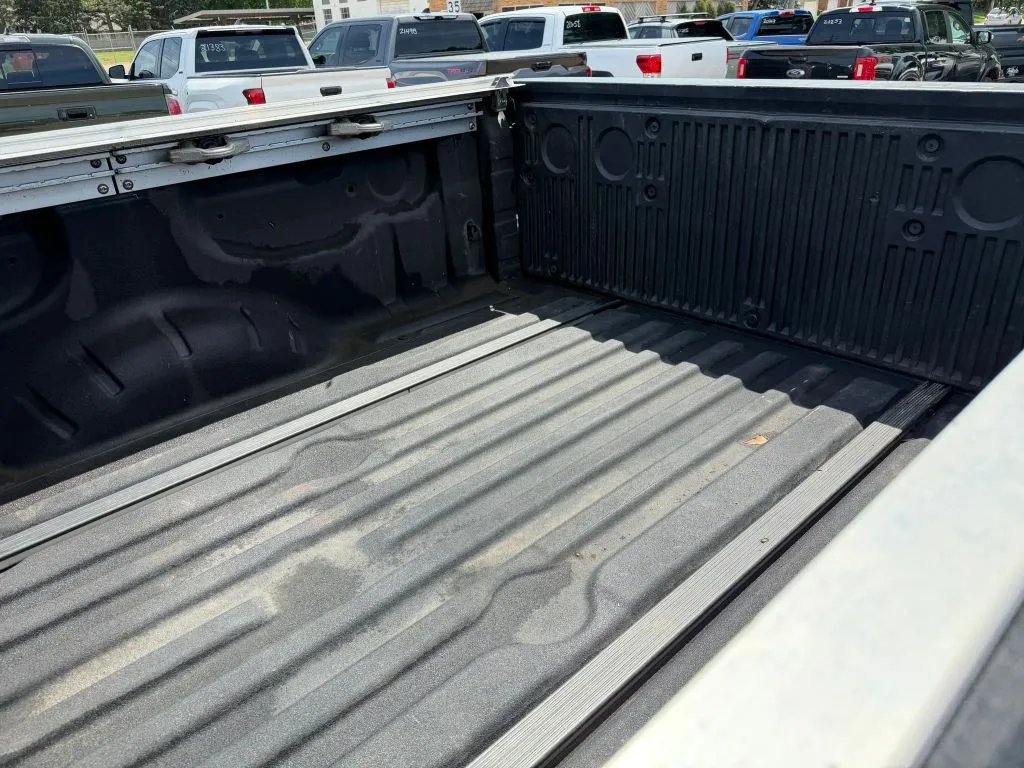 Nissan Titan photo 23